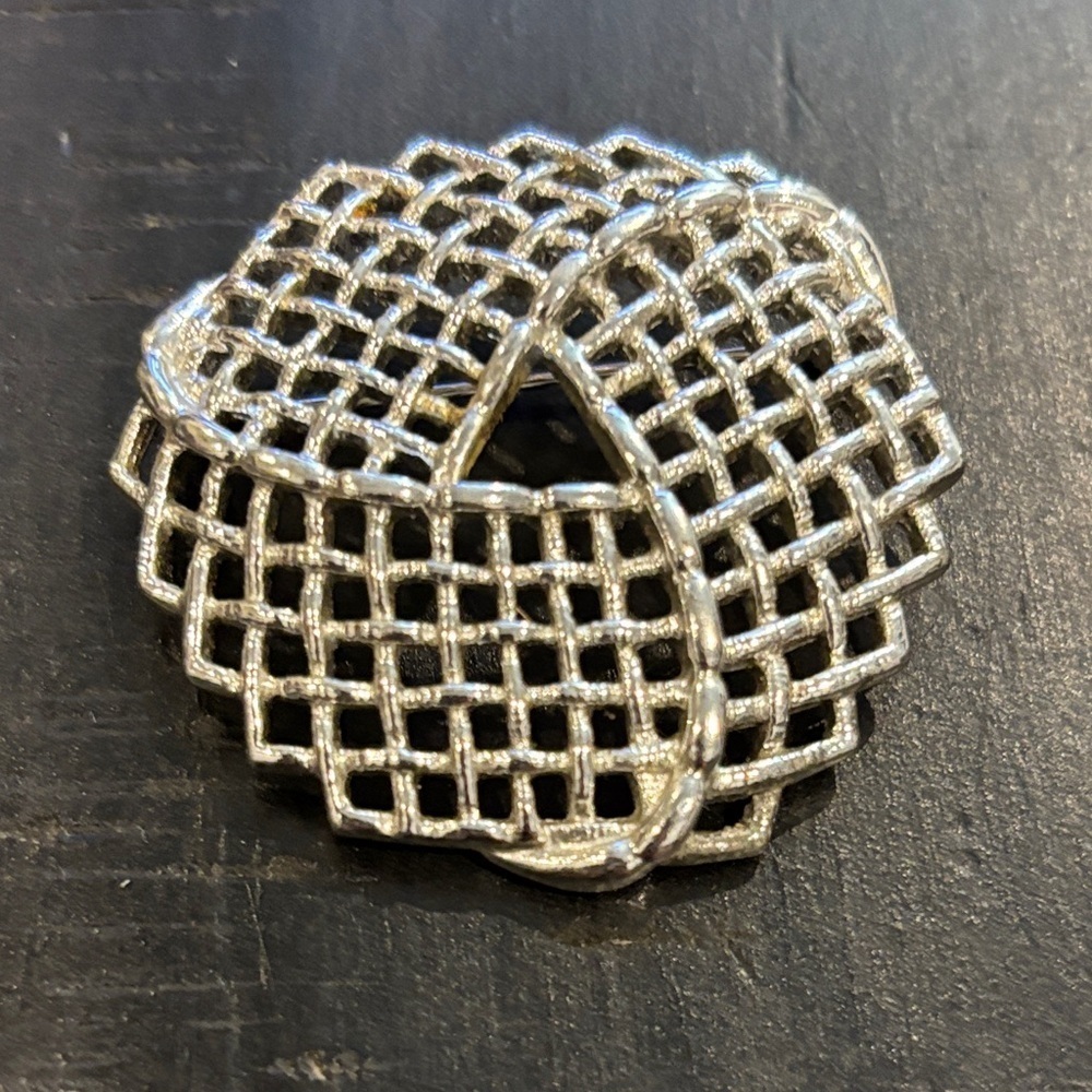 Vintage Sarah Coventry Brooch Pin Love Knot Silver Tone Textured Signed